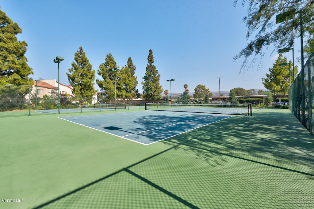 1730 Sinaloa Road, Unit 312 Simi Valley, CA 93065 - Photo 23 of 24 a view of a basketball court