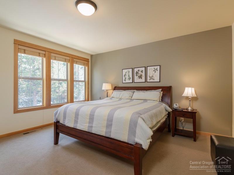 57100 Evergreen Loop Sunriver, OR 97707 - Photo 13 of 24 Additional Photo