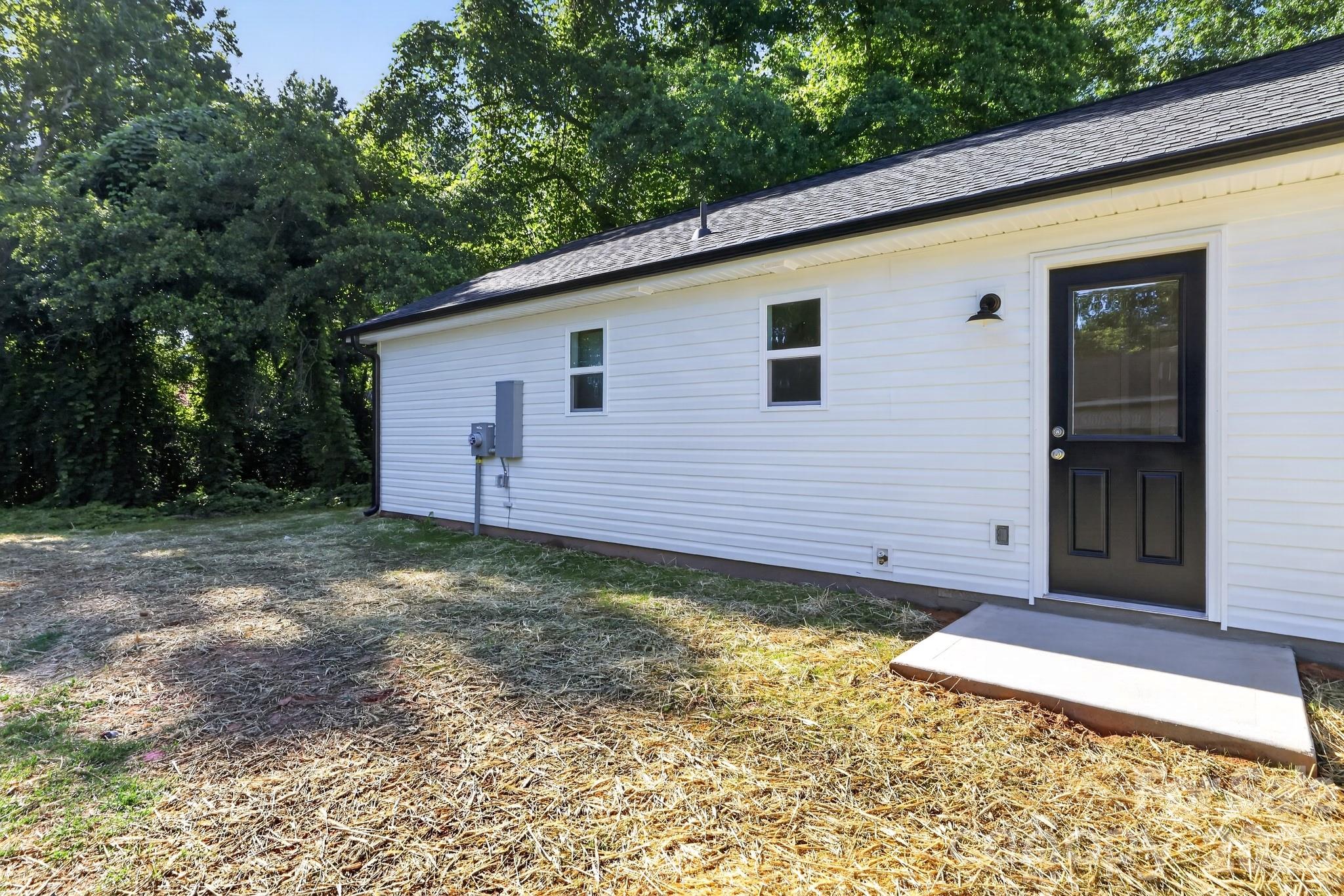 157 East 3rd Street Gaffney, SC 29340 - Photo 5 of 32