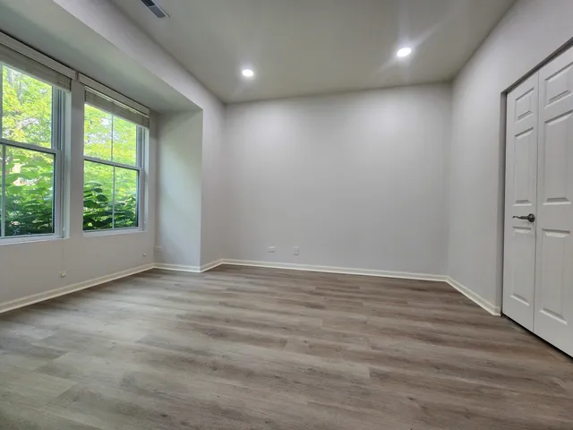 $3,490 | 208 West Hyde Street, Arlington Heights, IL 60005