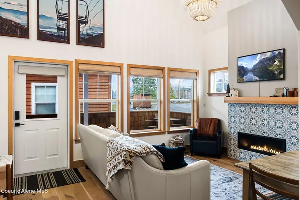 $649,000 | 20 Hitchcock Drive, Dover, ID 83825