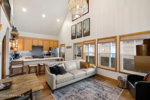 $649,000 | 20 Hitchcock Drive, Dover, ID 83825