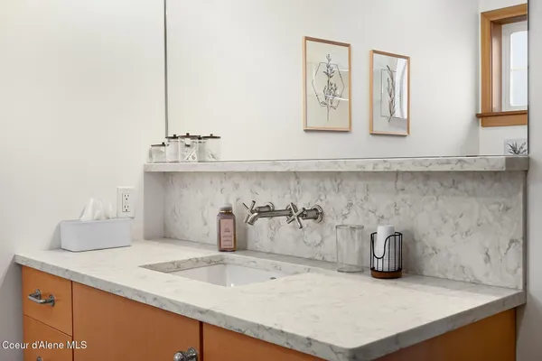 $649,000 | 20 Hitchcock Drive, Dover, ID 83825