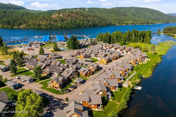 $649,000 | 20 Hitchcock Drive, Dover, ID 83825