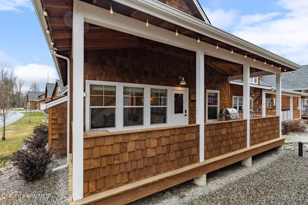 $649,000 | 20 Hitchcock Drive, Dover, ID 83825