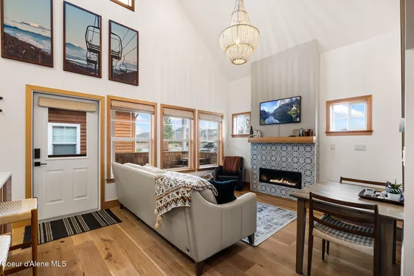 $649,000 | 20 Hitchcock Drive, Dover, ID 83825