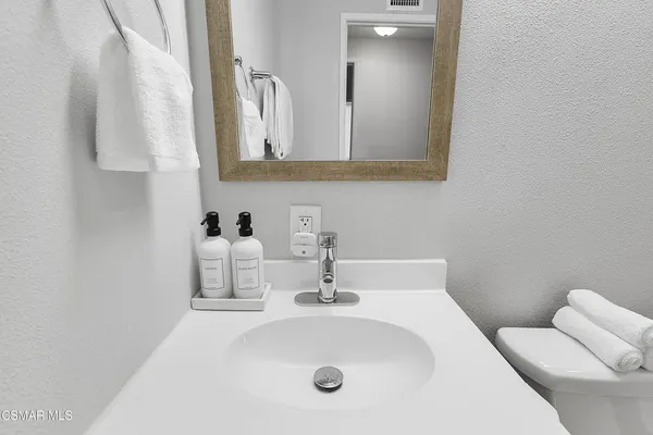 $3,500 | 221 Dryden Street, Thousand Oaks, CA 91360