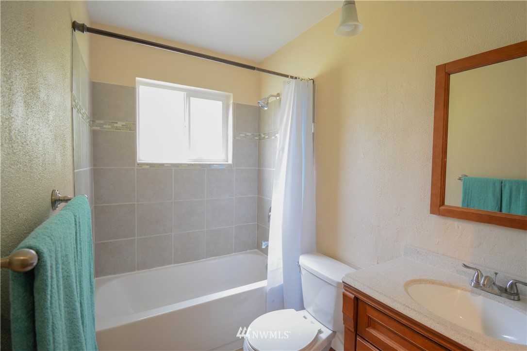 13685 Olympic View Road Northwest Silverdale, WA 98383 - Photo 13 of 24 Gallery Image 13