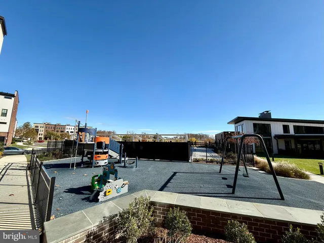 a view of city view and ocean view