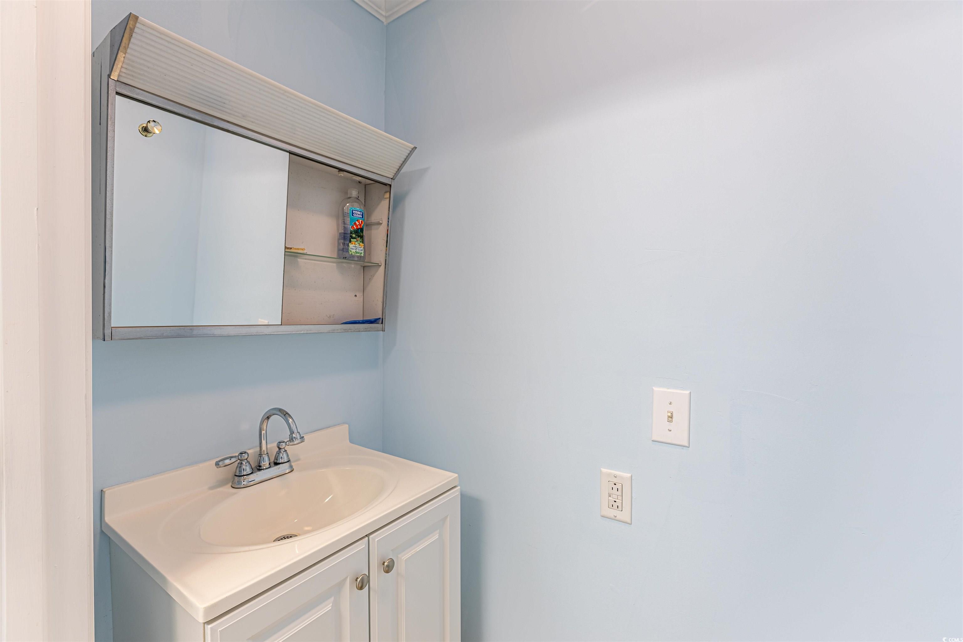 505 North Longstreet Street Kingstree, SC 29556 - Photo 15 of 34 Bathroom with vanity