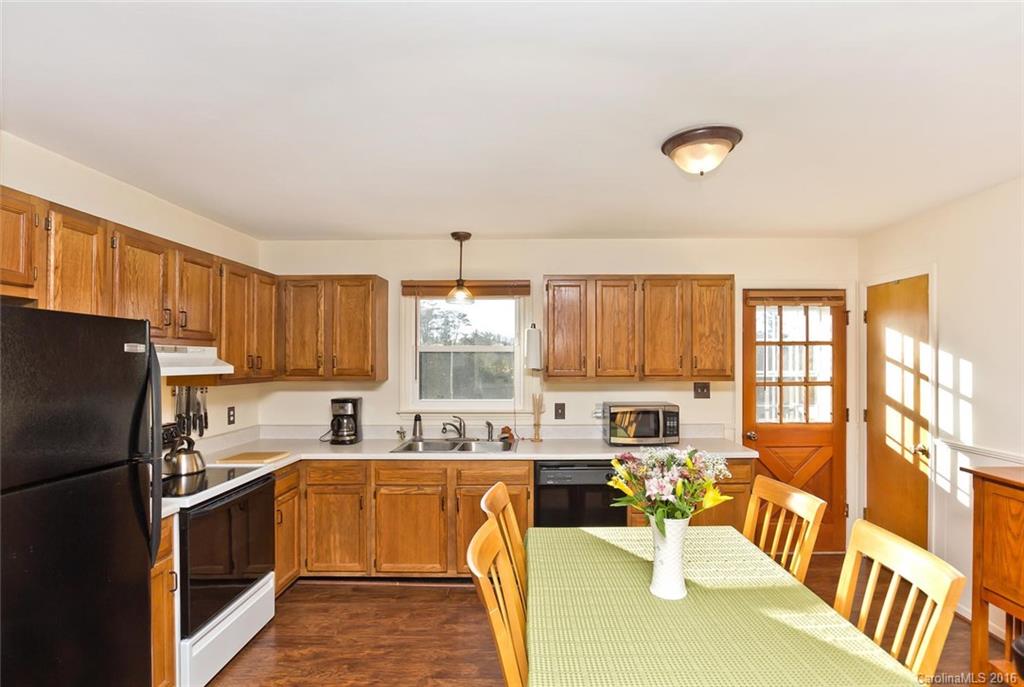 46 Moss Road Weaverville, NC 28787 - Photo 3 of 24 Gallery Image 3