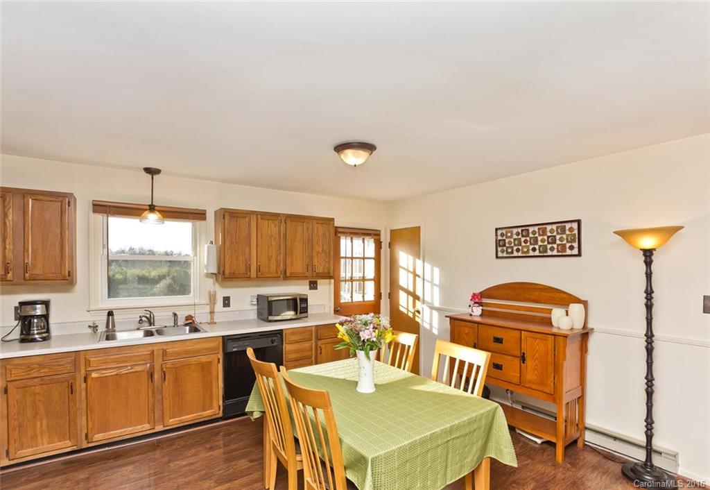 46 Moss Road Weaverville, NC 28787 - Photo 5 of 24 Gallery Image 5
