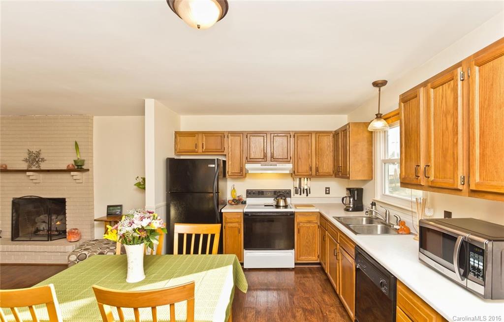 46 Moss Road Weaverville, NC 28787 - Photo 7 of 24 Gallery Image 7