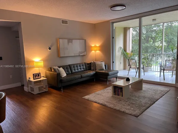 $4,000 | 9755 Northwest 52nd Street, Unit 216, Doral, FL 33178