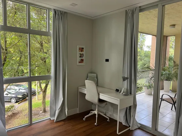 $4,000 | 9755 Northwest 52nd Street, Unit 216, Doral, FL 33178