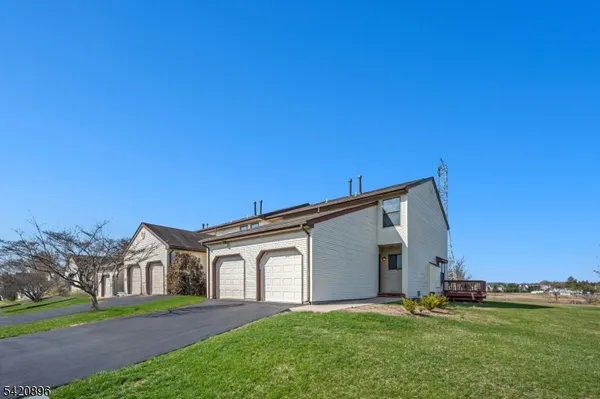 $440,000 | 233 Spruce Court, Flemington, NJ 08822