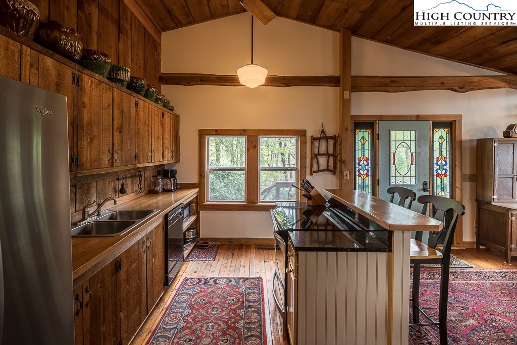 160 Azalea Hill Boone, NC 28607 - Photo 7 of 48 Gallery Image 7