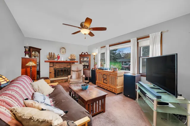 $344,500 | 223 Pleasure Drive, Yorkville, IL 60560