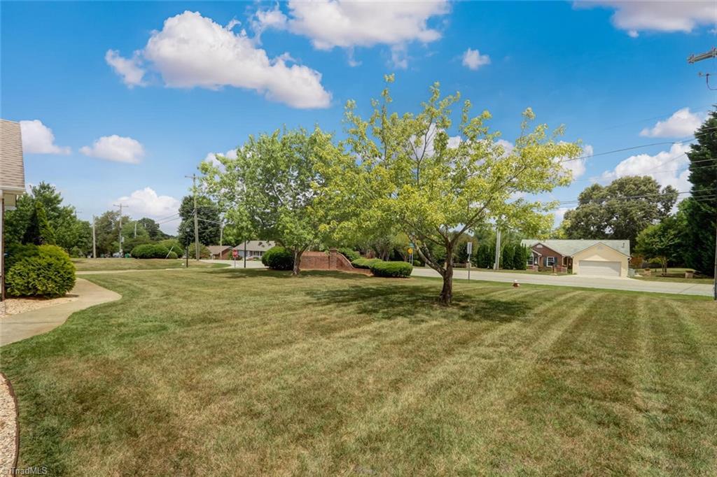 2468 Willard Road High Point, NC 27265 - Photo 2 of 25