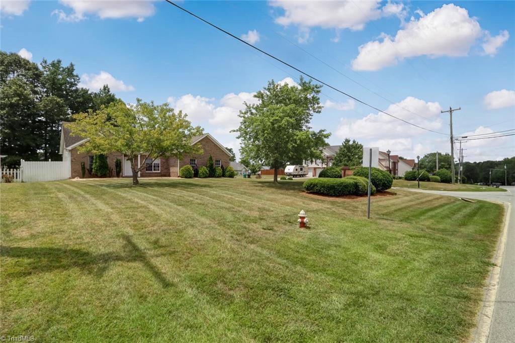 2468 Willard Road High Point, NC 27265 - Photo 3 of 25