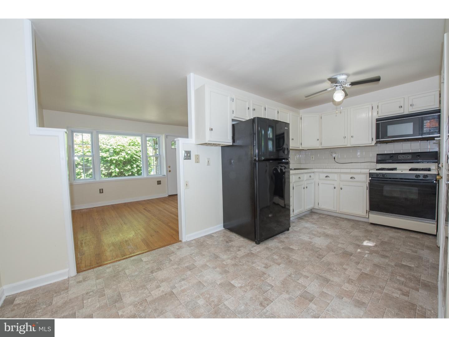 738 Surrey Road Aldan, PA 19018 - Photo 5 of 25 Kitchen