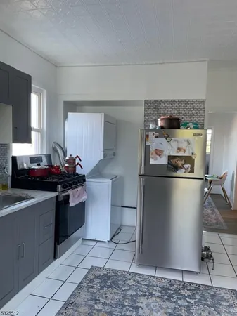 $2,000 | 119 Buffalo Avenue, Unit 3, Paterson, NJ 07503