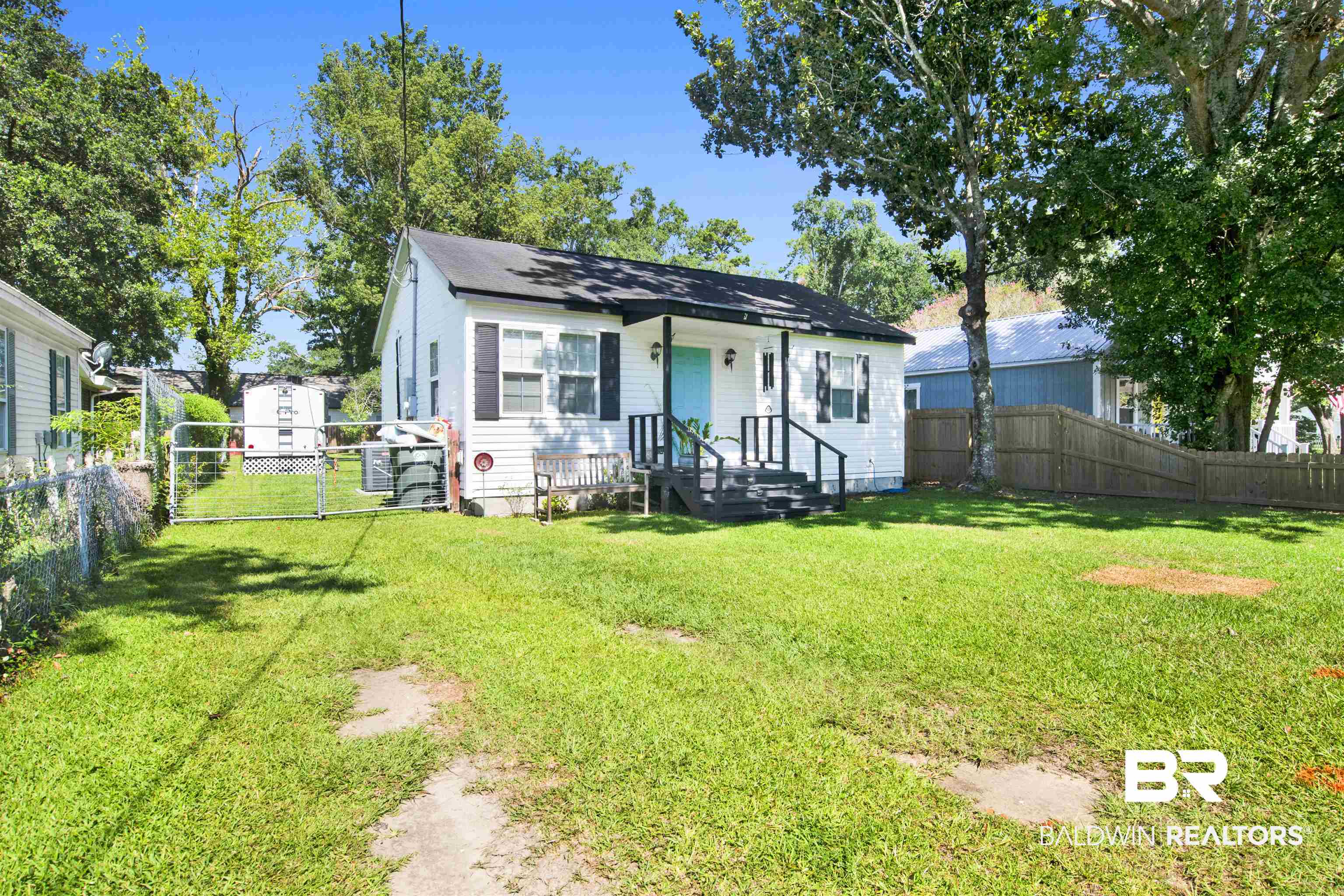 403 North Pine Street Foley, AL 36535 - Photo 1 of 26