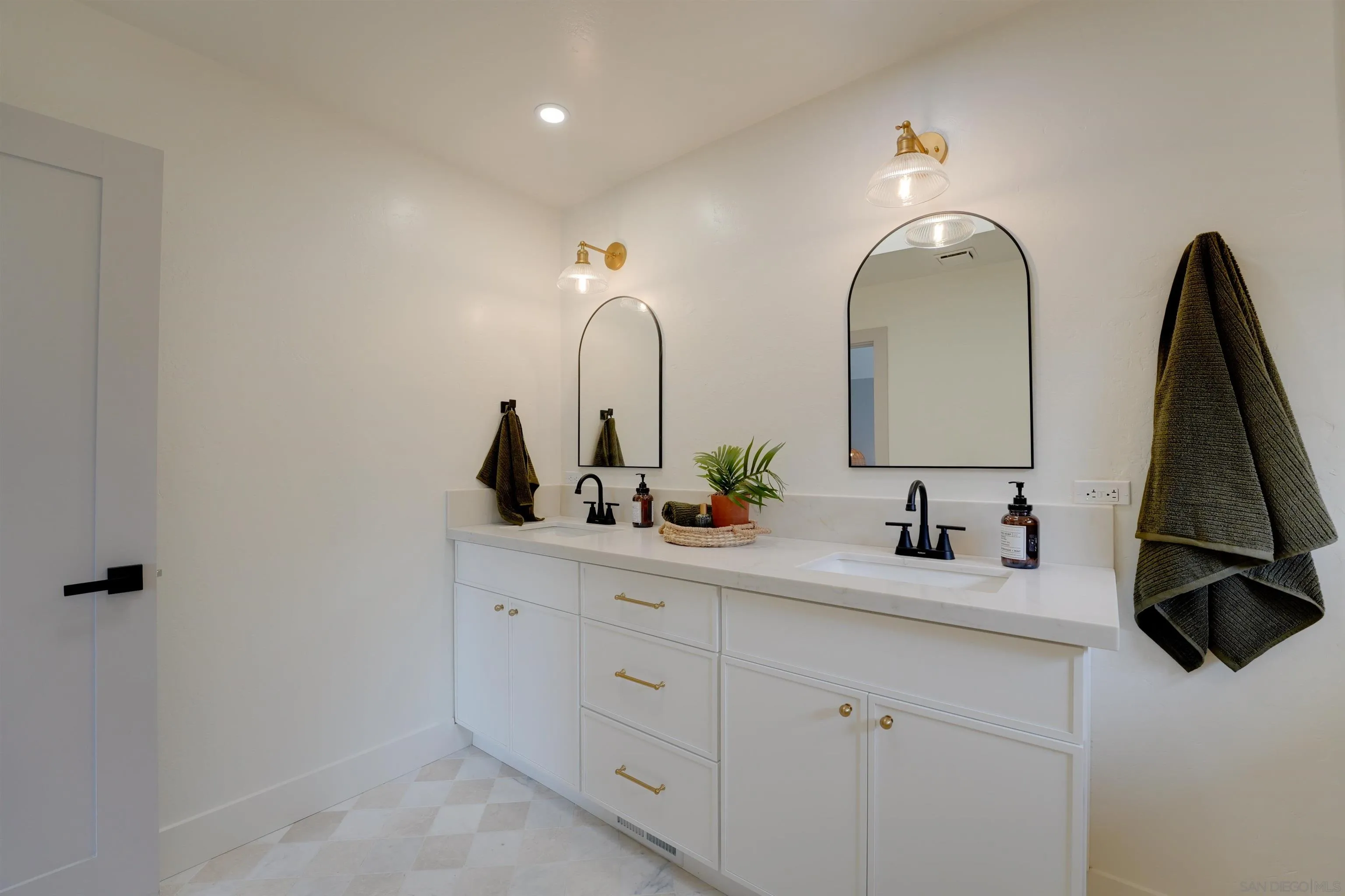 159 Grandview Street Encinitas, CA 92024 - Photo 38 of 46 Gallery Image 38