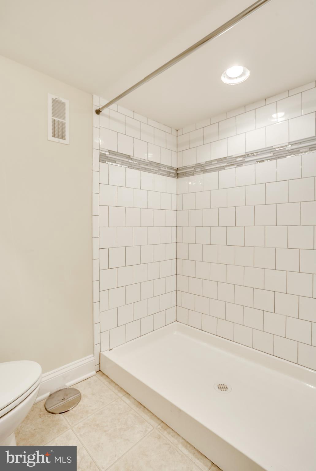 31 Broadship Road Dundalk, MD 21222 - Photo 24 of 29 Bath