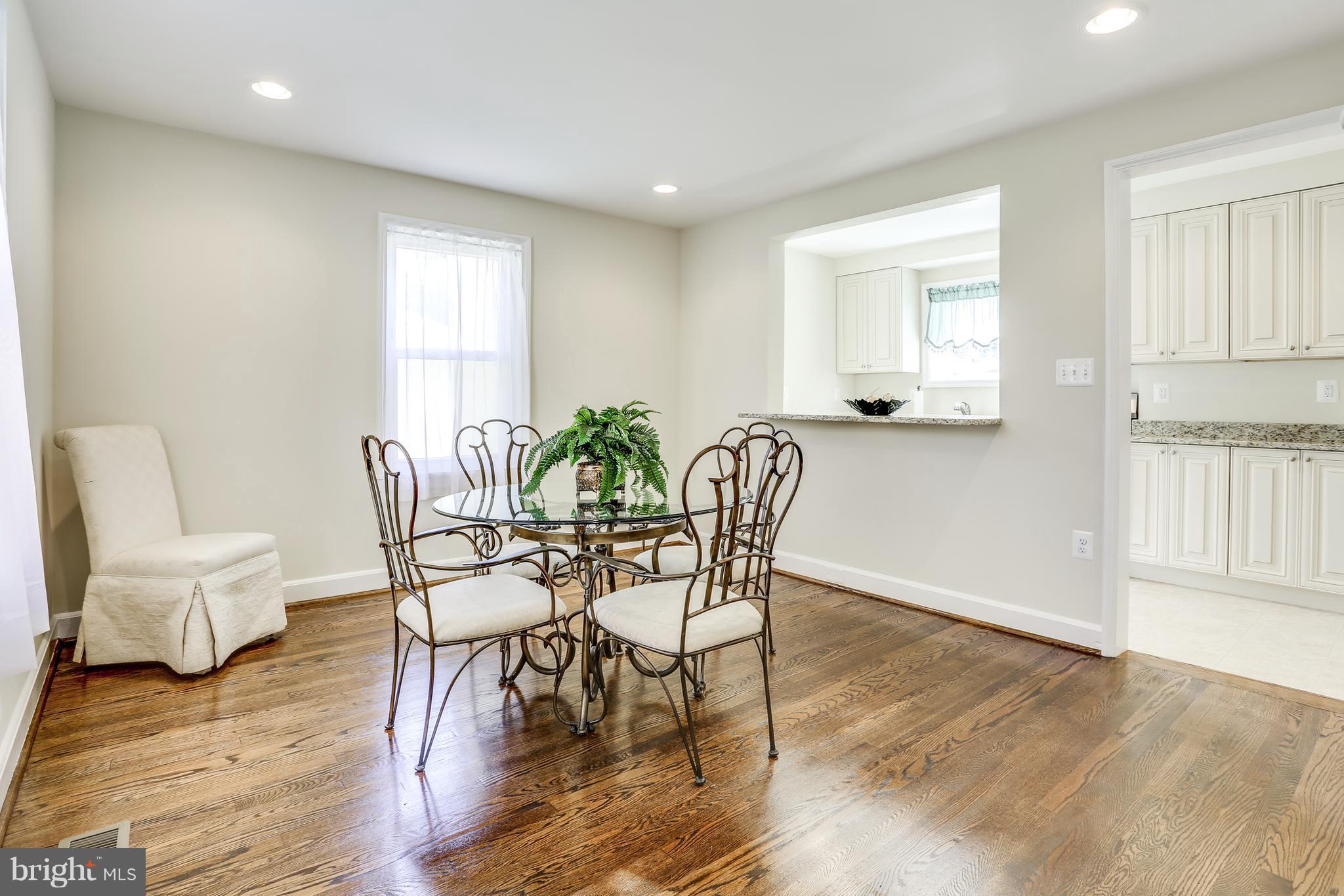 31 Broadship Road Dundalk, MD 21222 - Photo 5 of 29 Dining Room