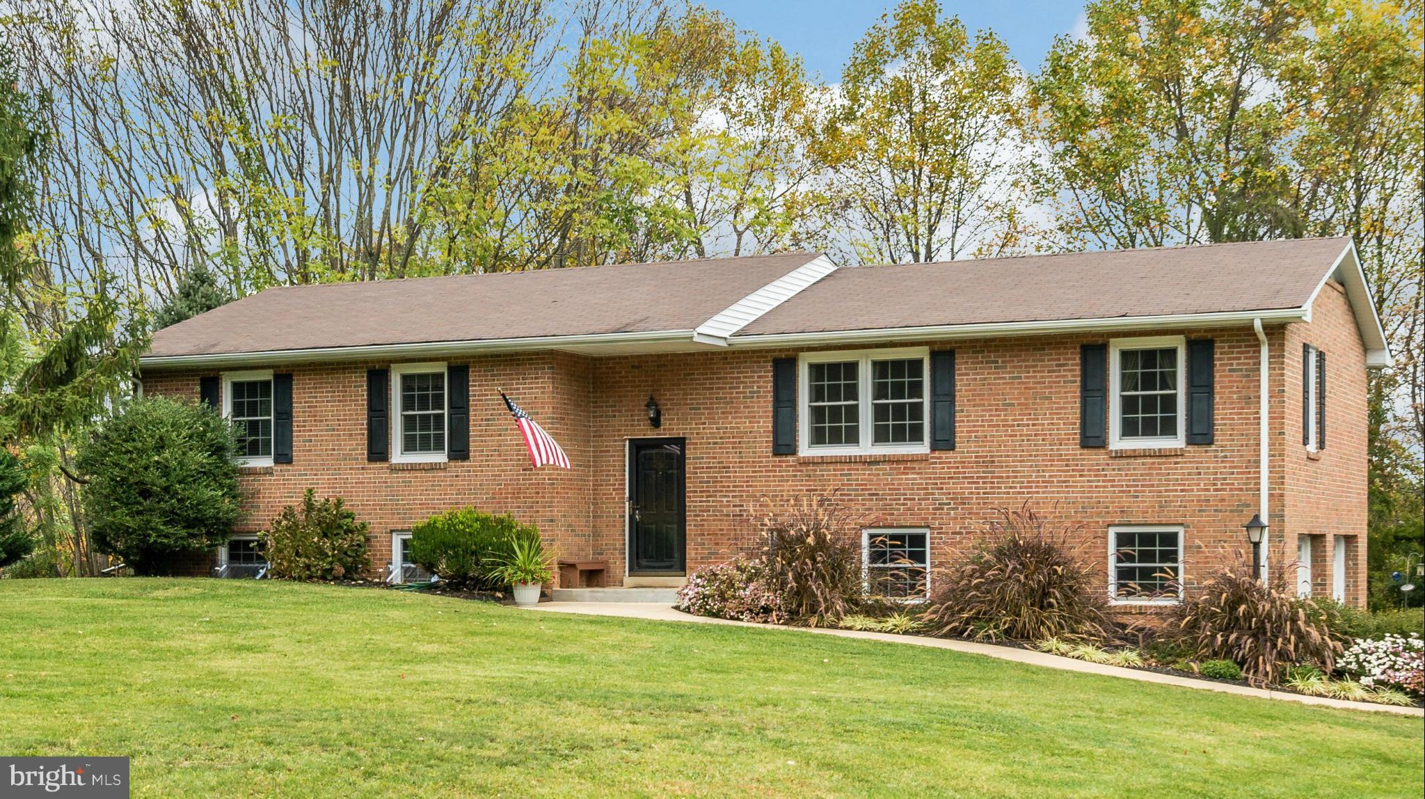 7219 Forrest Road Warrenton, VA 20187 - Photo 1 of 30 Front of home
