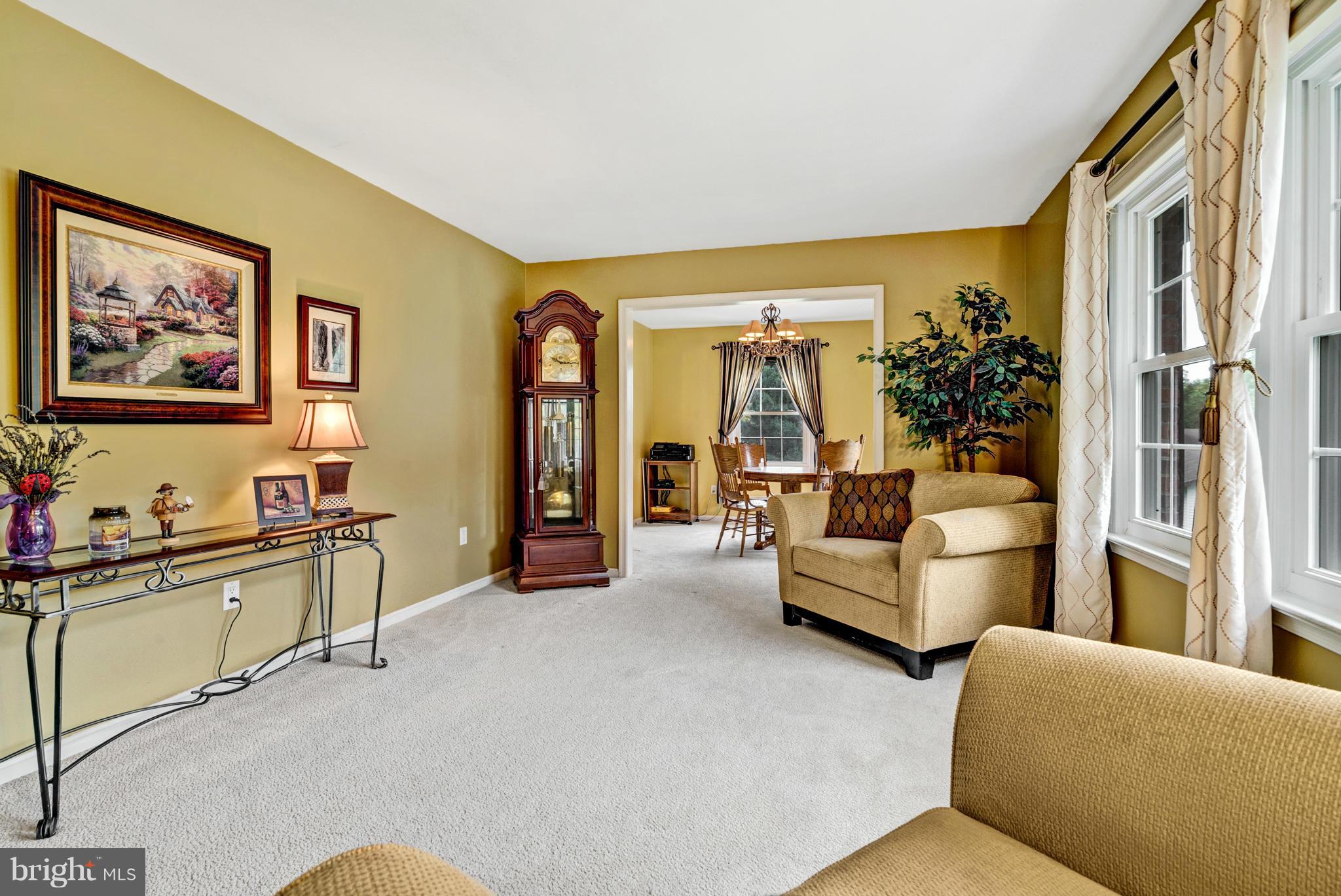 7219 Forrest Road Warrenton, VA 20187 - Photo 6 of 30 Living Room