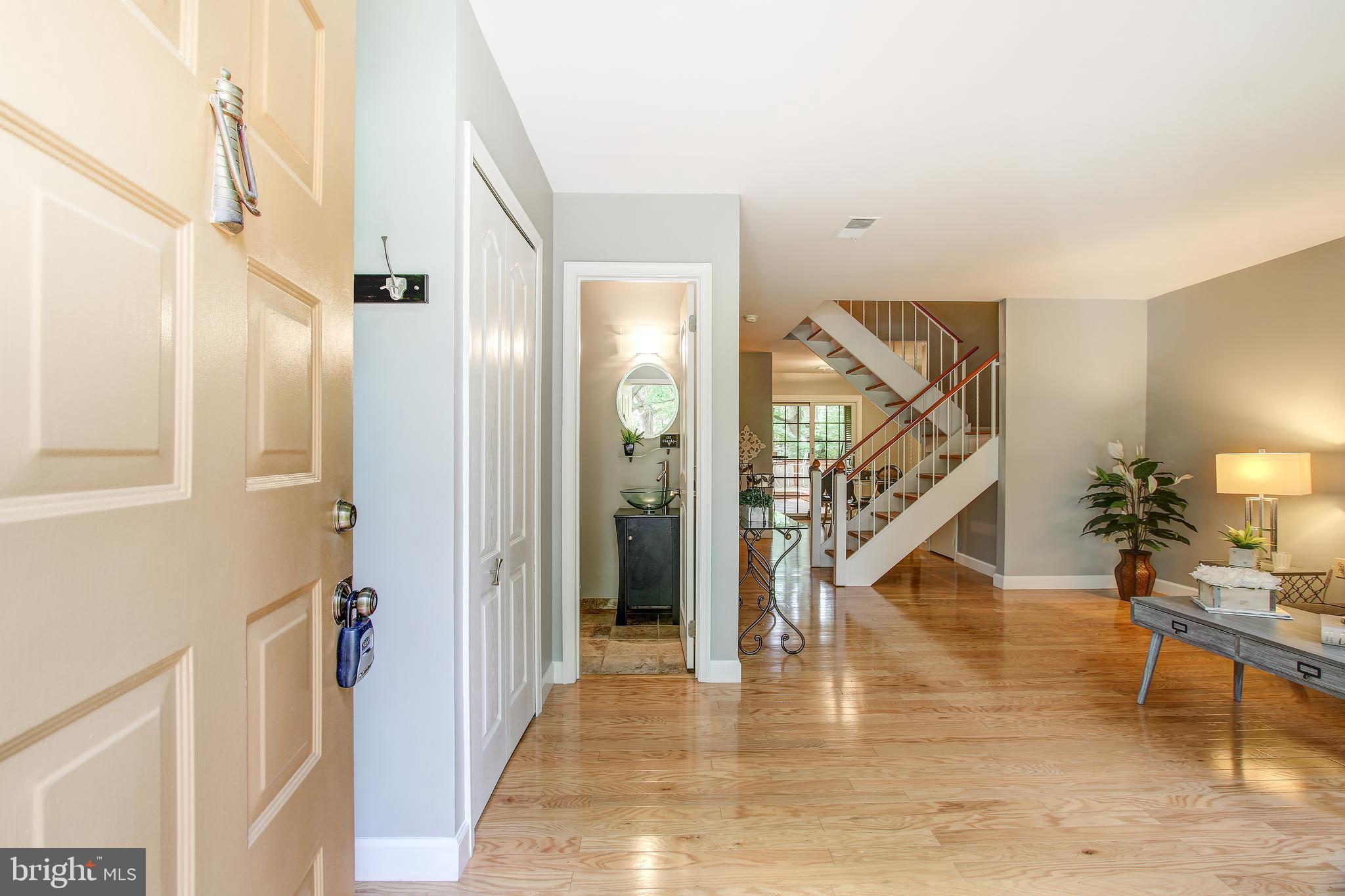 11309 Headlands Court Reston, VA 20191 - Photo 2 of 32 Front door view of sitting room