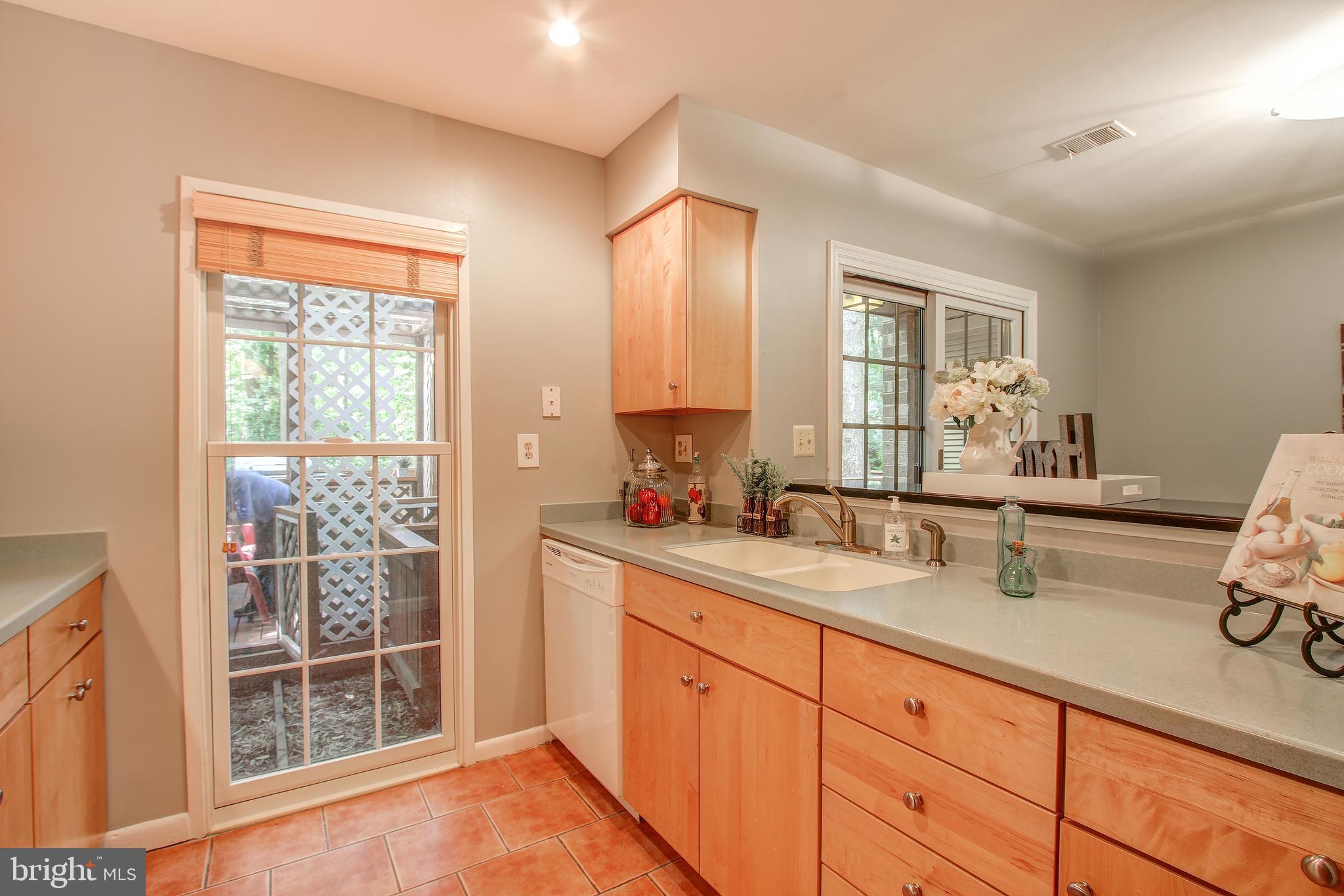 11309 Headlands Court Reston, VA 20191 - Photo 13 of 32 Updated kitchen