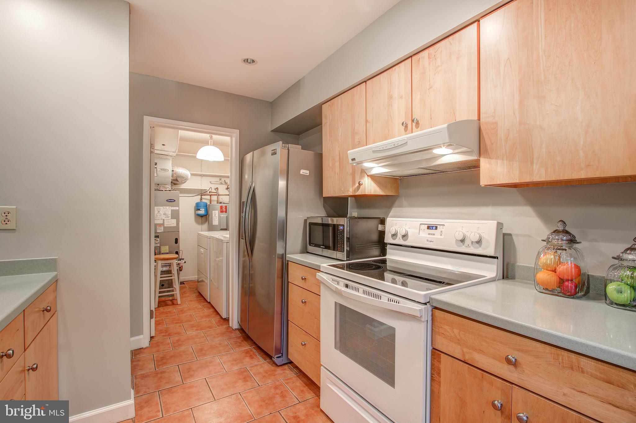 11309 Headlands Court Reston, VA 20191 - Photo 14 of 32 Updated kitchen