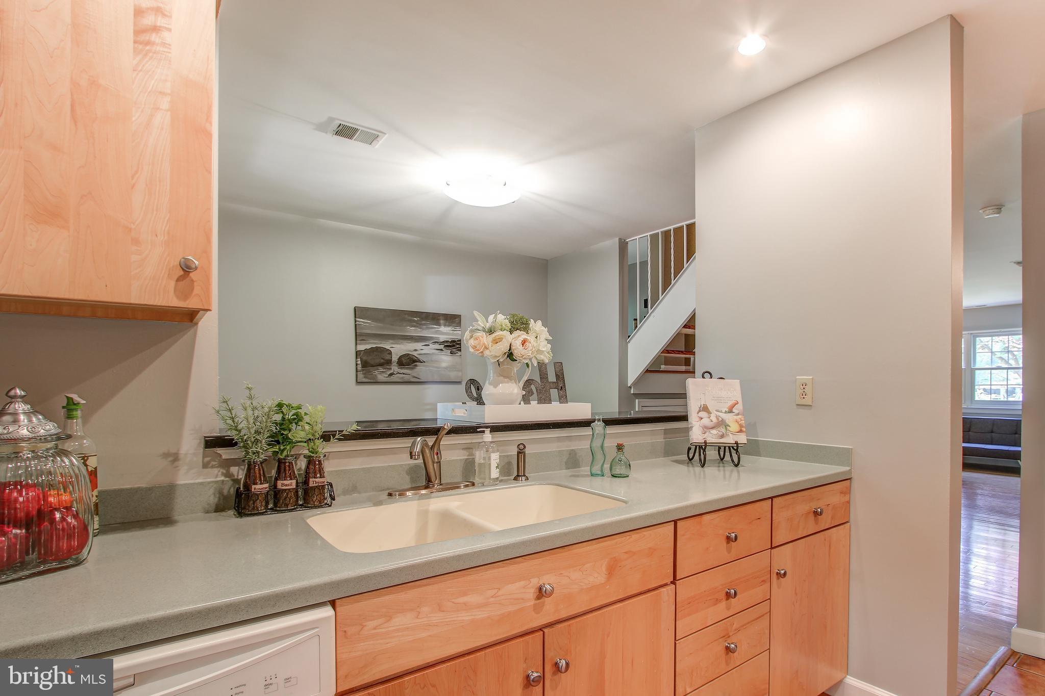 11309 Headlands Court Reston, VA 20191 - Photo 15 of 32 Updated kitchen