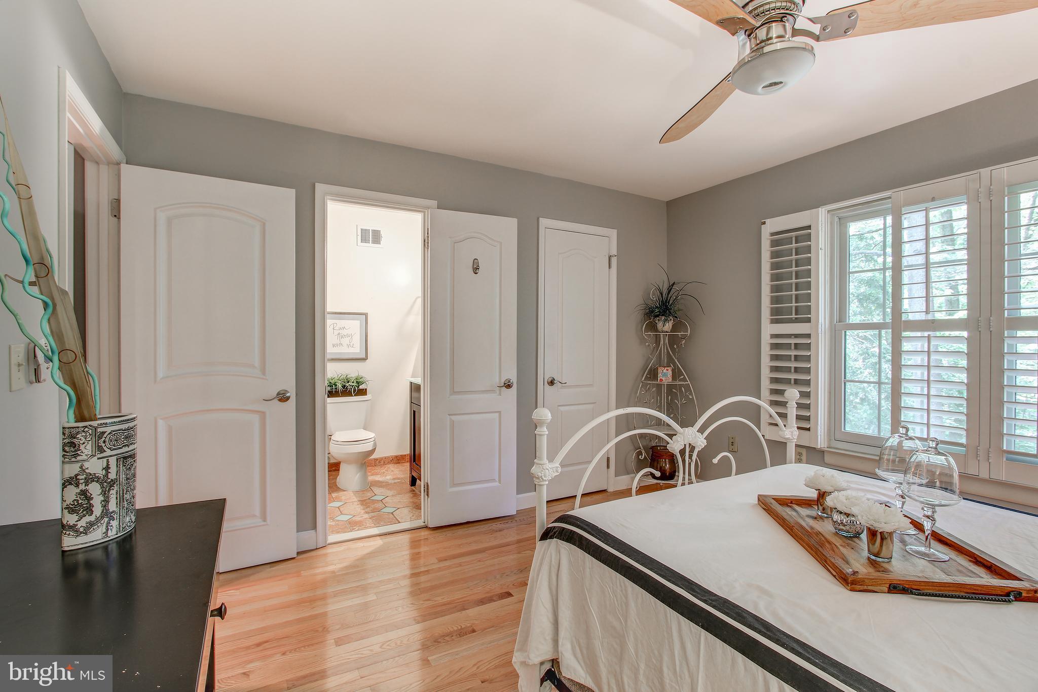 11309 Headlands Court Reston, VA 20191 - Photo 25 of 32 Master bedroom