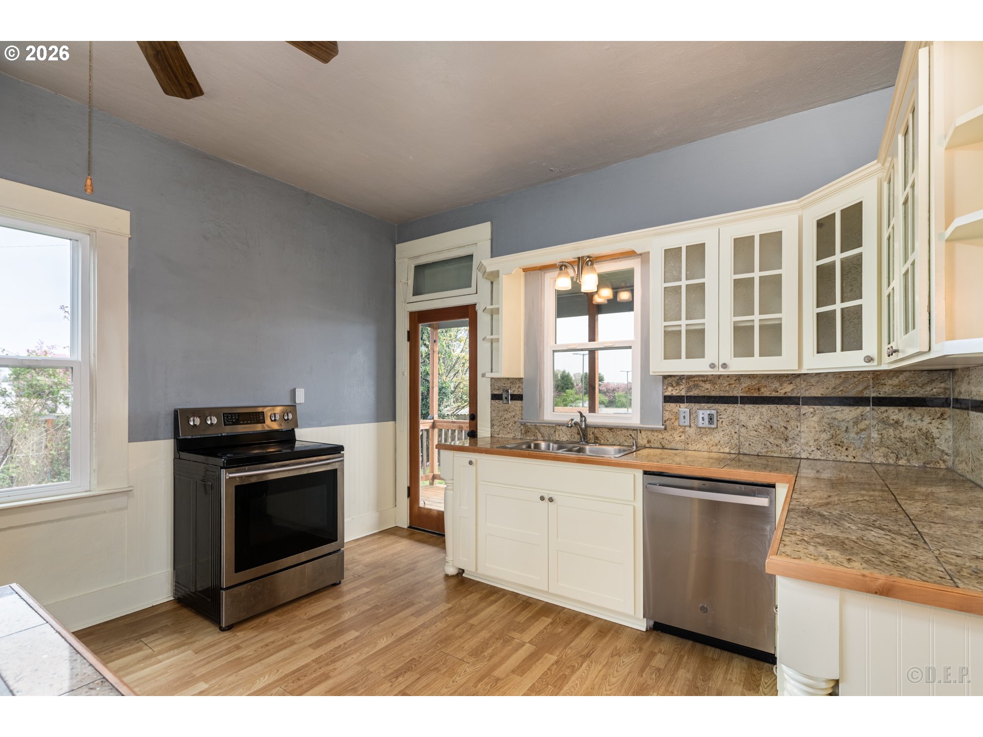 51738 Southwest Old Portland Road Scappoose, OR 97056 - Photo 6 of 22 Kitchen
