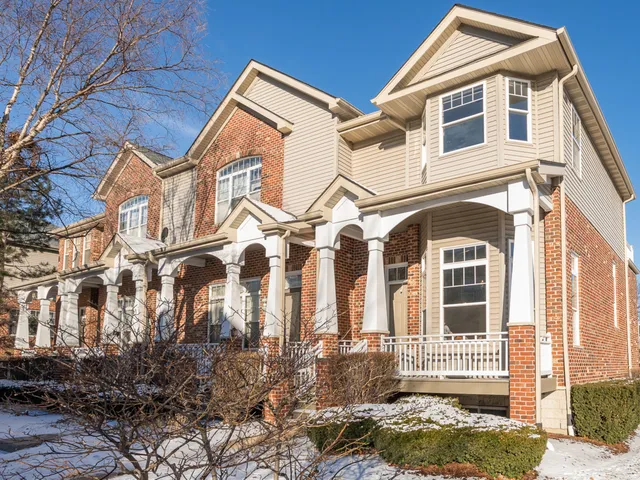 $425,000 | 1121 River Bend Lane, Lisle, IL 60532