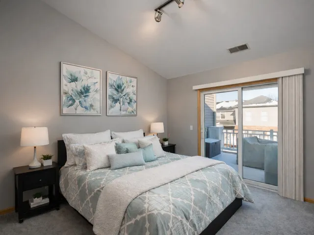 $425,000 | 1121 River Bend Lane, Lisle, IL 60532