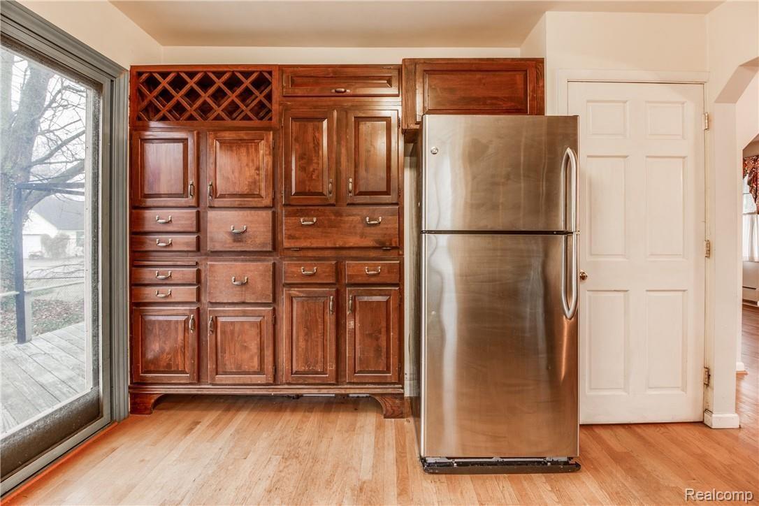 650 Trinway Road Troy, MI 48085 - Photo 12 of 37 Interiors (10 of 24).jpg