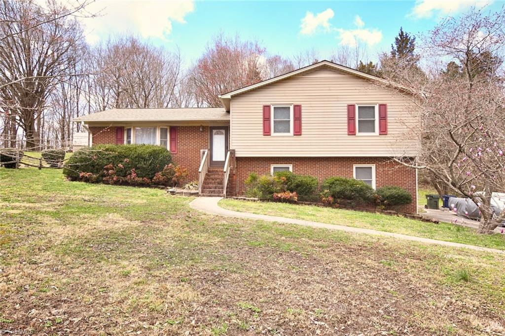 105 Hamilton Road Lexington, NC 27295 - Photo 2 of 29 Gallery Image 2