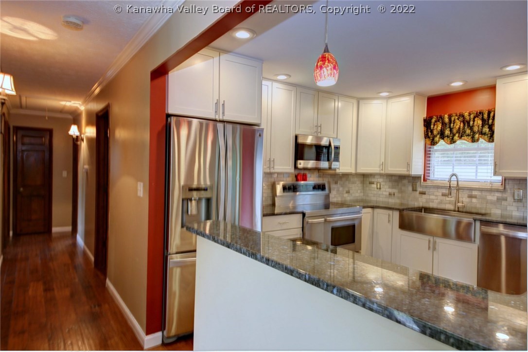 255 Eureka Road Charleston, WV 25314 - Photo 11 of 30 Gallery Image 11