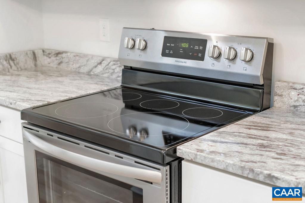 24 Begum Road Palmyra, VA 22963 - Photo 21 of 47 a close view of stove top oven