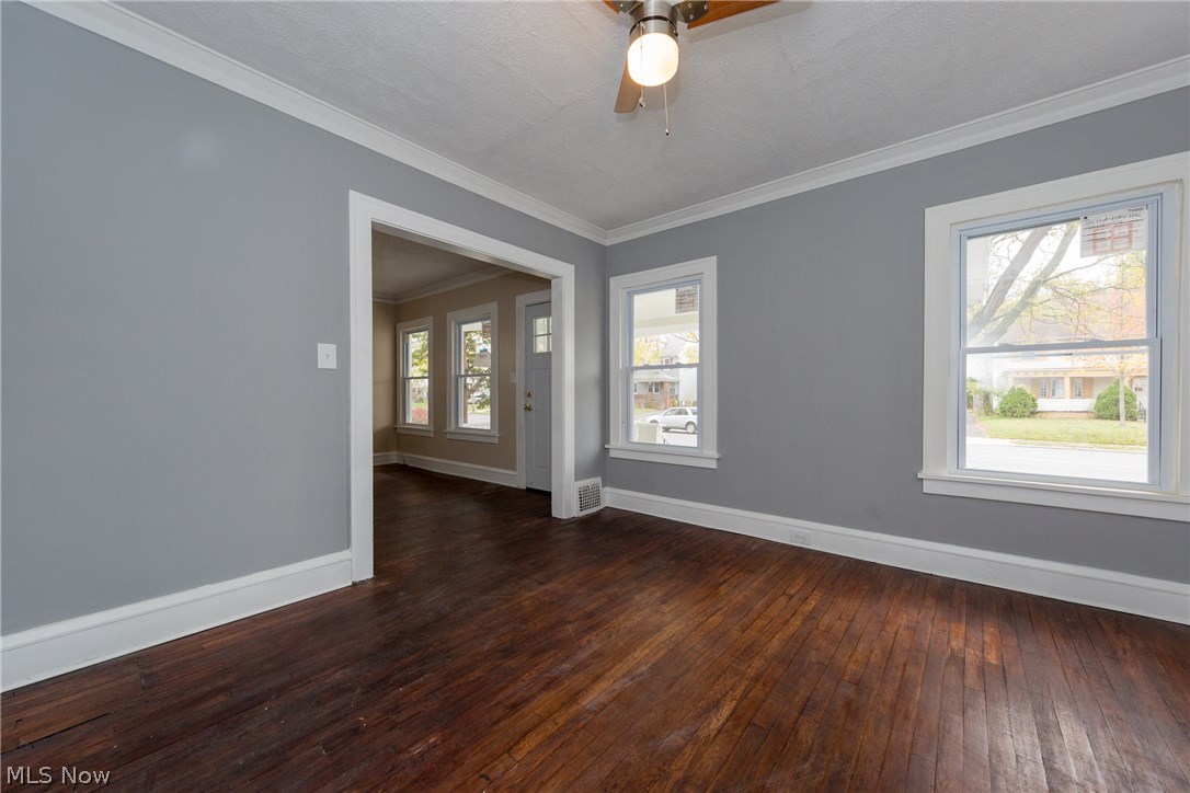 13379 Cedar Road Cleveland Heights, OH 44118 - Photo 6 of 27