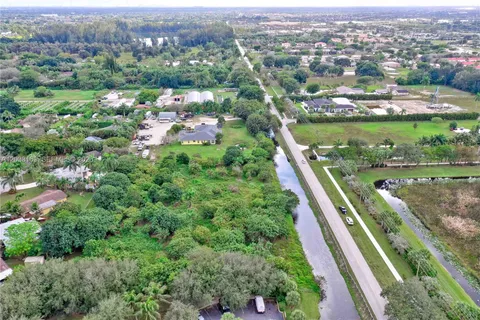 $1,500,000 | 76 Sw Avenue, Davie, FL 33314