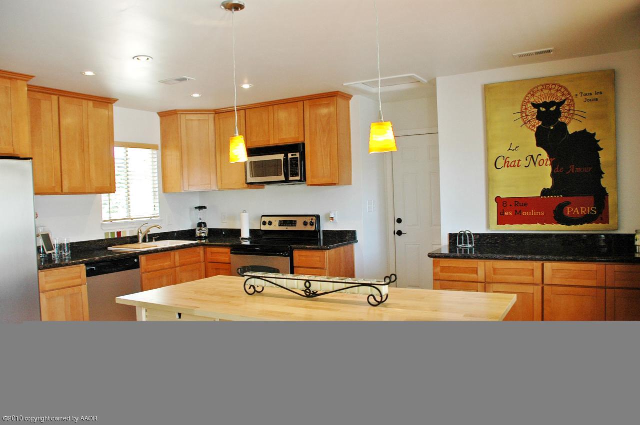 7906 Sheldon Road Amarillo, TX 79119 - Photo 12 of 17 kitchen
