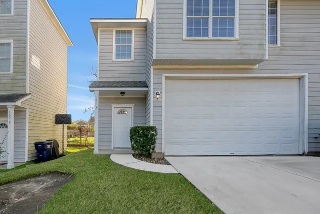 $1,350 | 167 Binnacle Court, Unit A, Willis, TX 77318