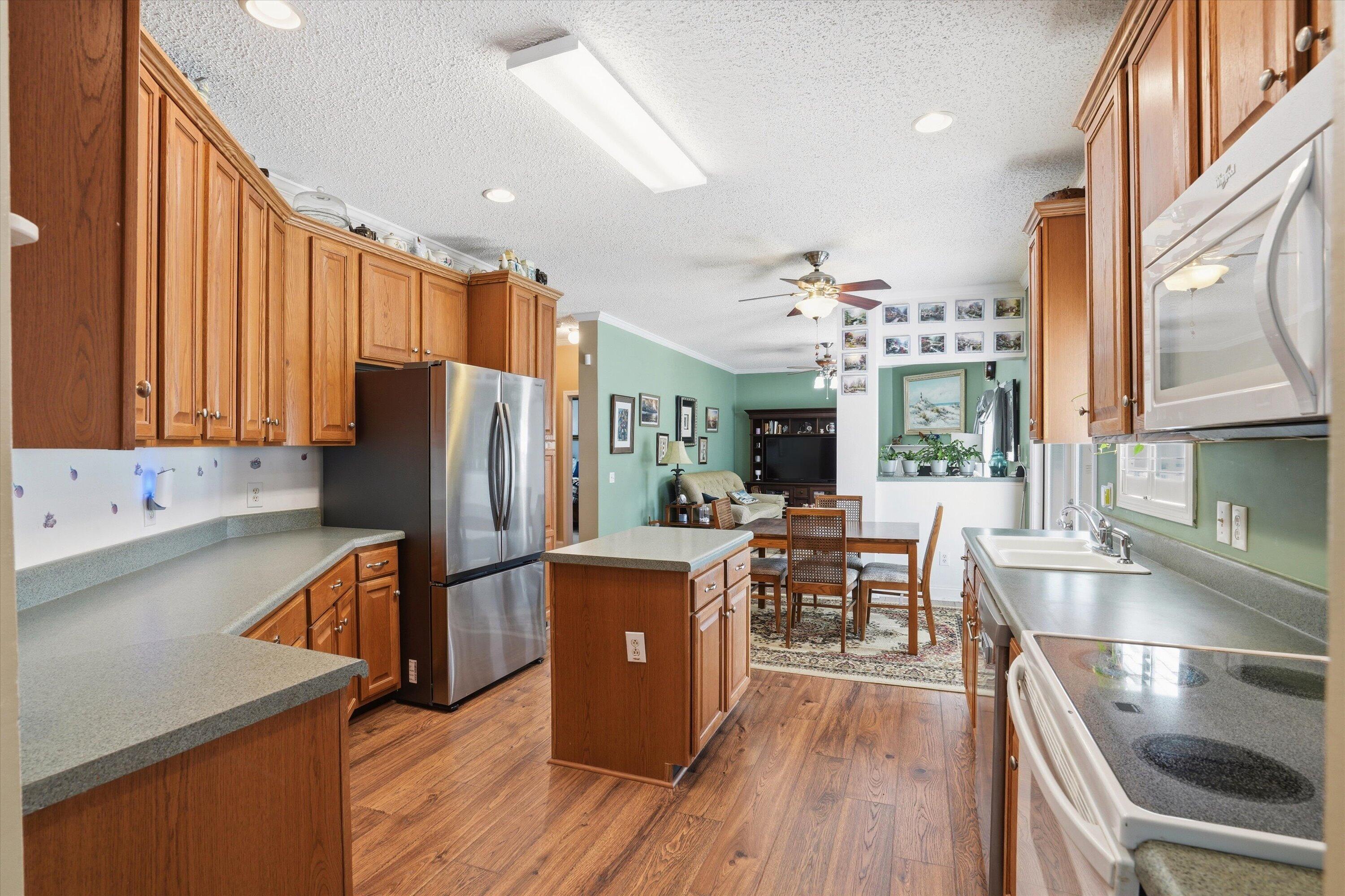 116 Sparrow Street Bonneau, SC 29431 - Photo 14 of 65