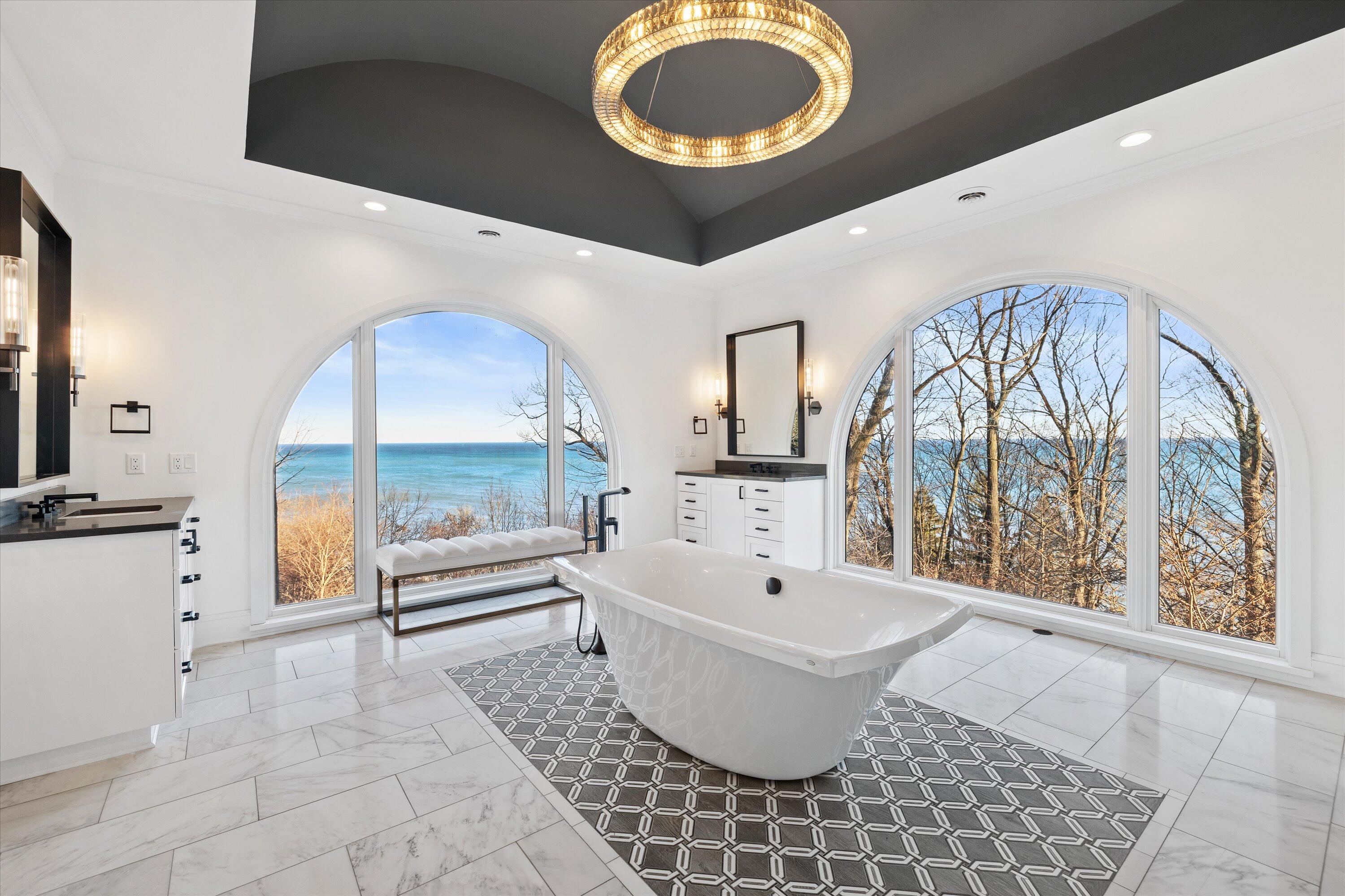 7032 North Barnett Lane Fox Point, WI 53217 - Photo 29 of 53 En Suite